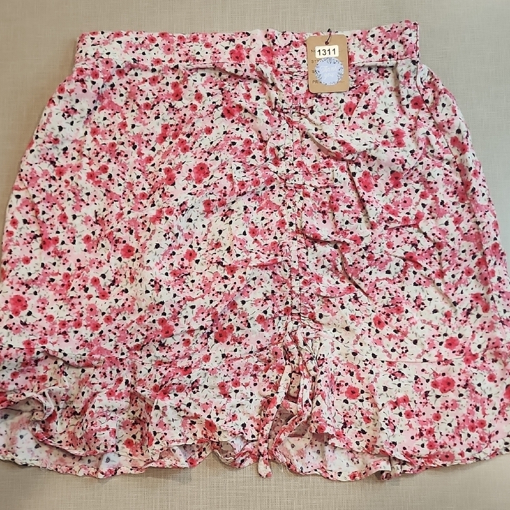 🩶Red and Pink Bubble Mini Skirt with Ruffled Smocked Design